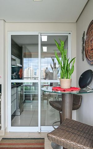 Apartamento à venda com 132m², 3 quartos e 2 vagasVaranda