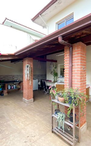 Casa à venda com 220m², 4 quartos e 2 vagas Casa à venda com 220m², 4 quartos e 2 vagasQuintal