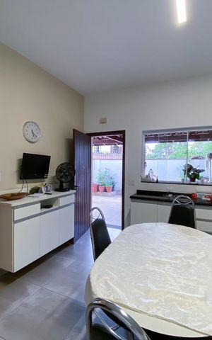 Casa à venda com 220m², 4 quartos e 2 vagas Casa à venda com 220m², 4 quartos e 2 vagasCozinha