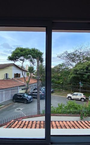 Casa à venda com 220m², 4 quartos e 2 vagas Casa à venda com 220m², 4 quartos e 2 vagasVista
