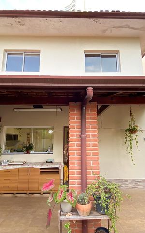 Casa à venda com 220m², 4 quartos e 2 vagas Casa à venda com 220m², 4 quartos e 2 vagasQuintal