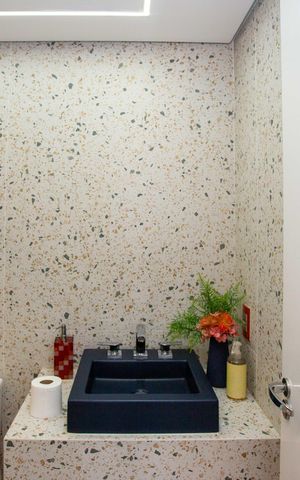 Apartamento à venda com 130m², 2 quartos e 3 vagasBanheiro da Suíte 2