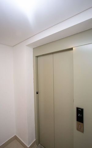 Apartamento à venda com 130m², 2 quartos e 3 vagasHall social