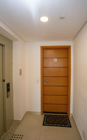 Apartamento à venda com 130m², 2 quartos e 3 vagasHall social