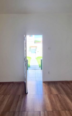 Casa à venda com 163m², 2 quartos e 6 vagas Casa à venda com 163m², 2 quartos e 6 vagasSala