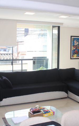 Casa à venda com 389m², 3 quartos e 4 vagasSala