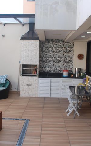 Casa à venda com 389m², 3 quartos e 4 vagasQuintal