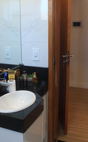 Casa à venda com 389m², 3 quartos e 4 vagasBanheiro da Suíte 2