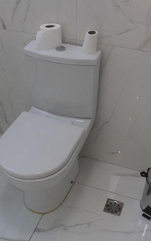 Casa à venda com 389m², 3 quartos e 4 vagasBanheiro da Suíte 1