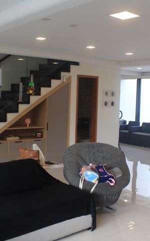 Casa à venda com 389m², 3 quartos e 4 vagasSala