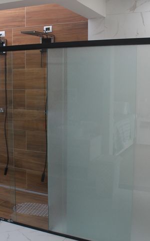 Casa à venda com 389m², 3 quartos e 4 vagasBanheiro da Suíte 1