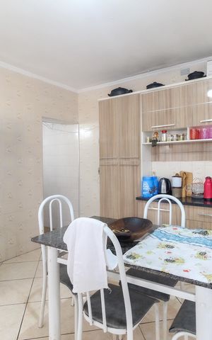 Casa à venda com 300m², 5 quartos e 6 vagas Casa à venda com 300m², 5 quartos e 6 vagasCozinha