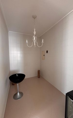 Casa de condomínio para alugar com 430m², 5 quartos e 6 vagas Casa de condomínio para alugar com 430m², 5 quartos e 6 vagasCozinha