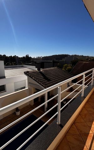 Casa de condomínio para alugar com 430m², 5 quartos e 6 vagas Casa de condomínio para alugar com 430m², 5 quartos e 6 vagasVaranda suíte 1 e 2