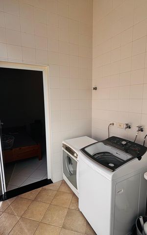 Casa de condomínio para alugar com 430m², 5 quartos e 6 vagas Casa de condomínio para alugar com 430m², 5 quartos e 6 vagasLavanderia