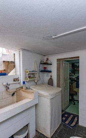 Casa à venda com 216m², 3 quartos e 2 vagas Casa à venda com 216m², 3 quartos e 2 vagasÁrea de Serviço