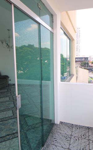 Casa à venda com 326m², 3 quartos e 6 vagasSala - Varanda