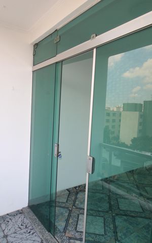 Casa à venda com 326m², 3 quartos e 6 vagasSala - Varanda