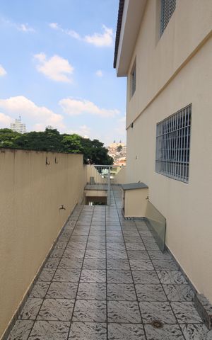 Casa à venda com 326m², 3 quartos e 6 vagasQuintal