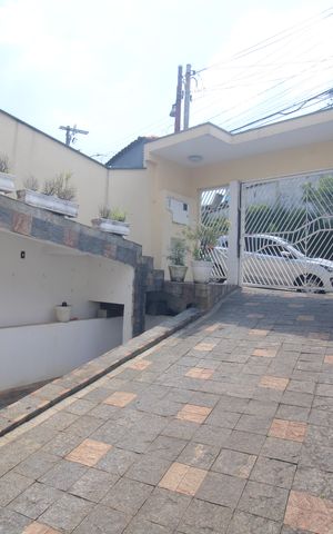 Casa à venda com 326m², 3 quartos e 6 vagasGaragem