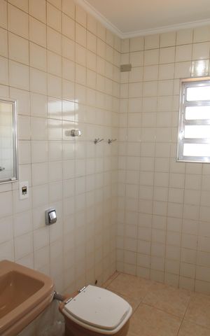 Casa à venda com 326m², 3 quartos e 6 vagasBanheiro