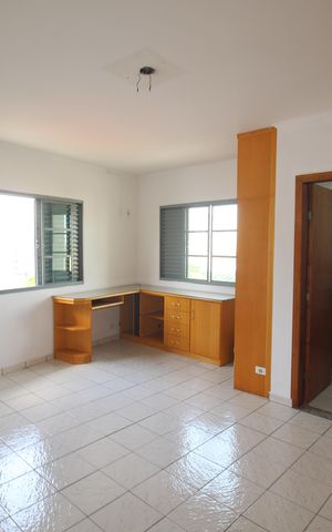 Casa à venda com 326m², 3 quartos e 6 vagasQuarto 1