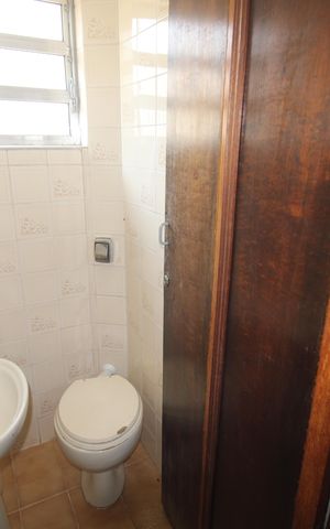 Casa à venda com 326m², 3 quartos e 6 vagasBanheiro 2