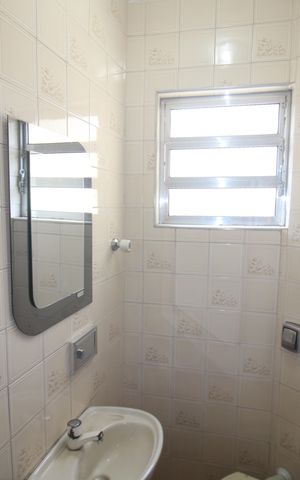 Casa à venda com 326m², 3 quartos e 6 vagasBanheiro 2