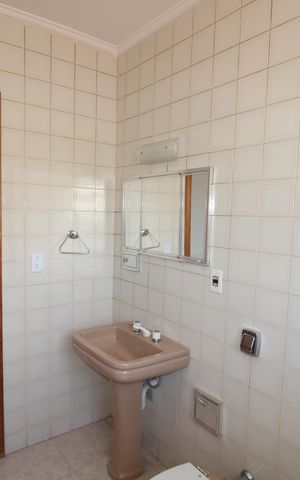 Casa à venda com 326m², 3 quartos e 6 vagasBanheiro