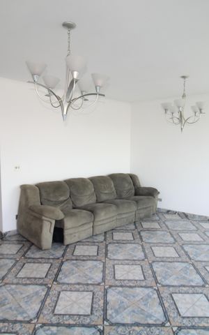 Casa à venda com 326m², 3 quartos e 6 vagasSala