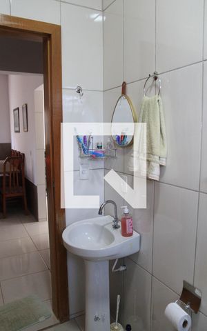 Casa à venda com 120m², 3 quartos e 2 vagasBanheiro