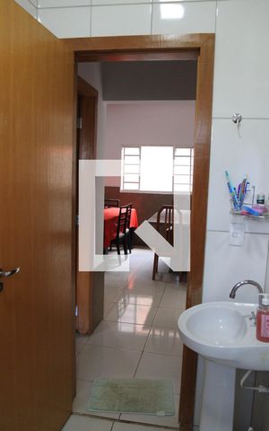 Casa à venda com 120m², 3 quartos e 2 vagasBanheiro