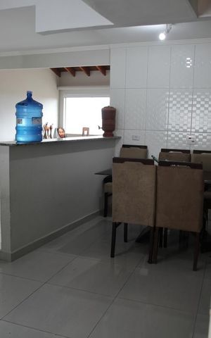 Casa para alugar com 236m², 4 quartos e 4 vagasCozinha 