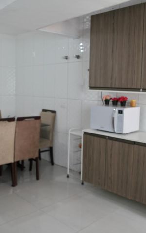 Casa para alugar com 236m², 4 quartos e 4 vagasCozinha 