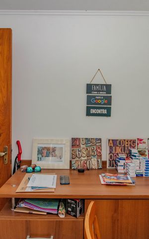Casa à venda com 199m², 3 quartos e 2 vagas Casa à venda com 199m², 3 quartos e 2 vagasEscritório