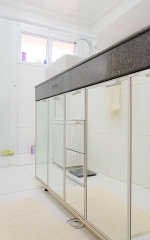Apartamento à venda com 250m², 3 quartos e 3 vagasBanheiro da Suíte 1