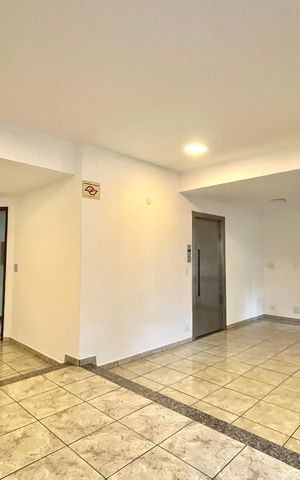 Apartamento à venda com 100m², 3 quartos e 2 vagasHall social