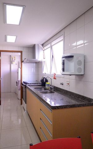 Apartamento à venda com 104m², 2 quartos e 2 vagas Apartamento à venda com 104m², 2 quartos e 2 vagasCozinha