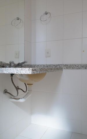 Apartamento à venda com 100m², 2 quartos e 2 vagasBanheiro da Suíte 2