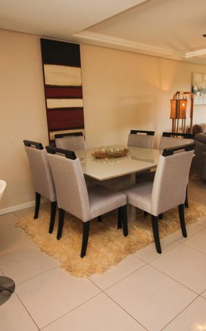 Casa à venda com 272m², 3 quartos e 3 vagas Casa à venda com 272m², 3 quartos e 3 vagasSala de Jantar