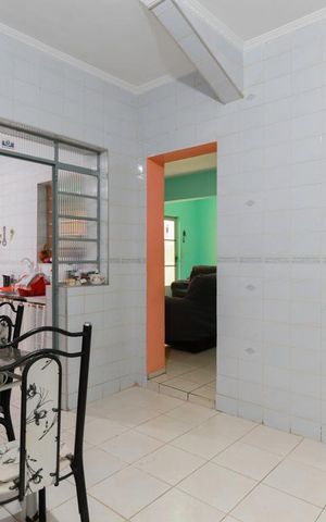 Casa à venda com 350m², 4 quartos e 1 vagaCasa 2 - Área de serviço e copa