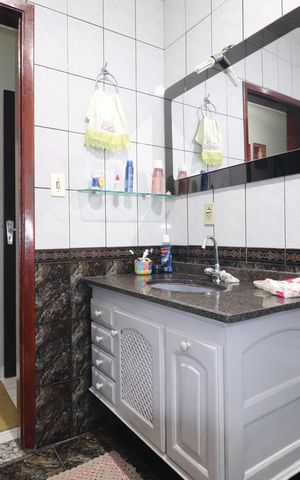 Casa à venda com 111m², 2 quartos e 2 vagasBanheiro