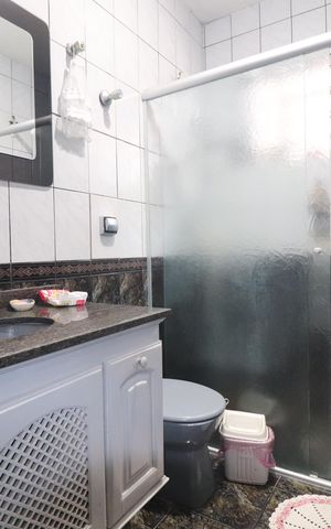Casa à venda com 111m², 2 quartos e 2 vagasBanheiro 