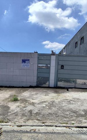 Casa à venda com 300m², 3 quartos e 8 vagas Casa à venda com 300m², 3 quartos e 8 vagasFachada