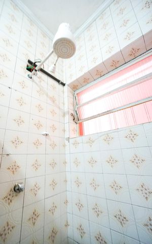 Casa à venda com 155m², 4 quartos e 2 vagasChuveiro