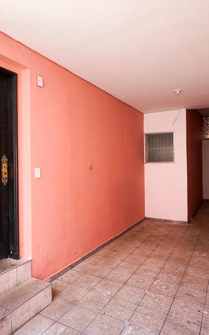 Casa à venda com 155m², 4 quartos e 2 vagasEntrada