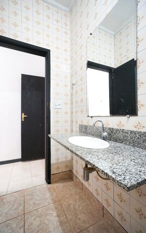 Casa à venda com 155m², 4 quartos e 2 vagasBanheiro social