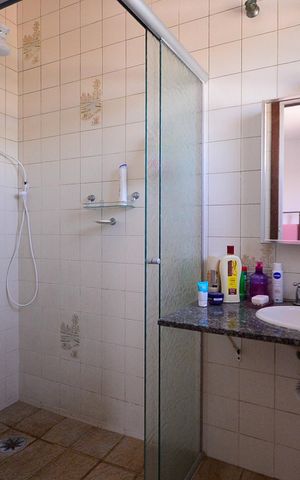 Casa para alugar com 342m², 3 quartos e 6 vagas Casa para alugar com 342m², 3 quartos e 6 vagasBanheiro do Quarto 2