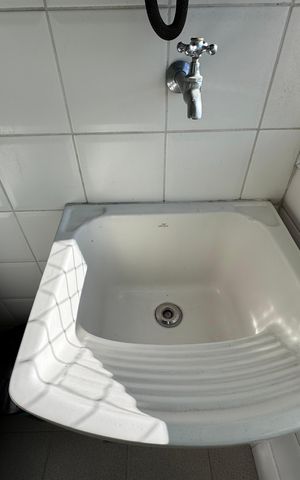 Apartamento para alugar com 75m², 2 quartos e 2 vagas Apartamento para alugar com 75m², 2 quartos e 2 vagasCozinha e Área de Serviço