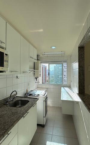 Apartamento para alugar com 75m², 2 quartos e 2 vagas Apartamento para alugar com 75m², 2 quartos e 2 vagasCozinha e Área de Serviço